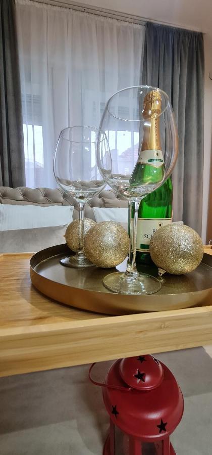 Design Apartment Business Lux 4 Star "Rio" Completely Business Lux Place In The City Center & Free Included Industry Optical Wifi & Netflix & Keyless Code Entry & Full Smart App & Kitchen & Washing Machine & Wide Terrace & Secure 2 Parking Place Cuprija Luaran gambar