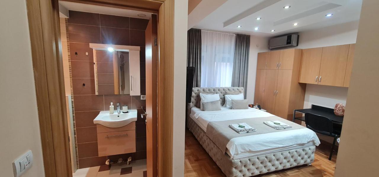 Design Apartment Business Lux 4 Star "Rio" Completely Business Lux Place In The City Center & Free Included Industry Optical Wifi & Netflix & Keyless Code Entry & Full Smart App & Kitchen & Washing Machine & Wide Terrace & Secure 2 Parking Place Cuprija Luaran gambar